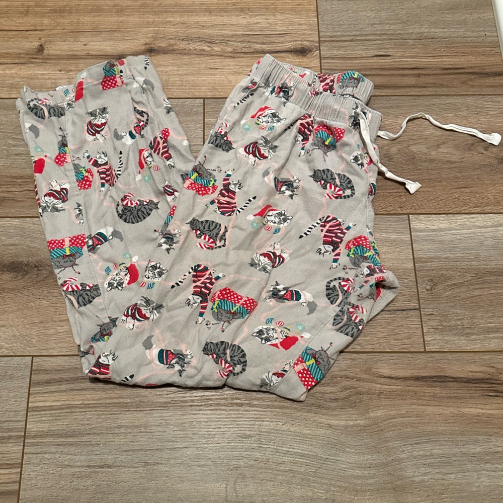 ✨3/$18✨Old Navy Christmas Cat Pajama Pants